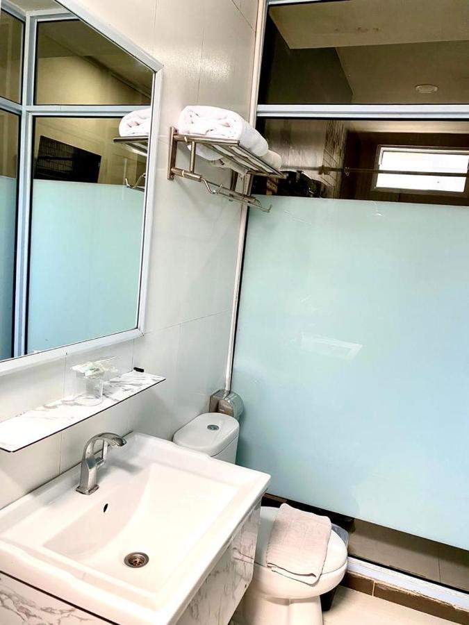 Os Hotel Tanjung Uncang Sagulung エクステリア 写真