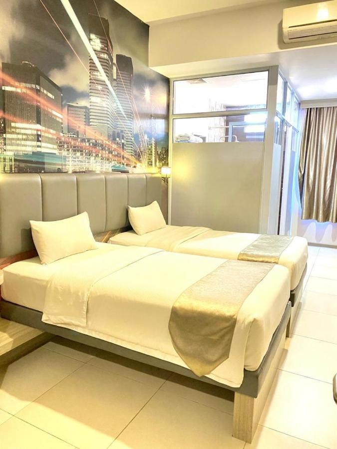 Os Hotel Tanjung Uncang Sagulung エクステリア 写真