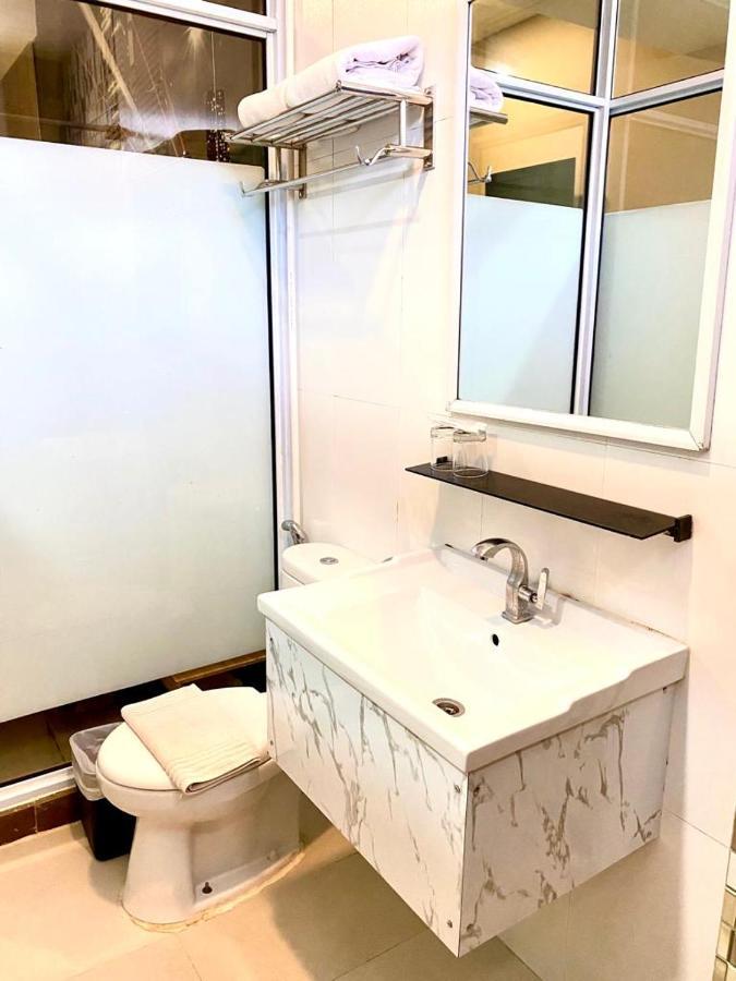 Os Hotel Tanjung Uncang Sagulung エクステリア 写真
